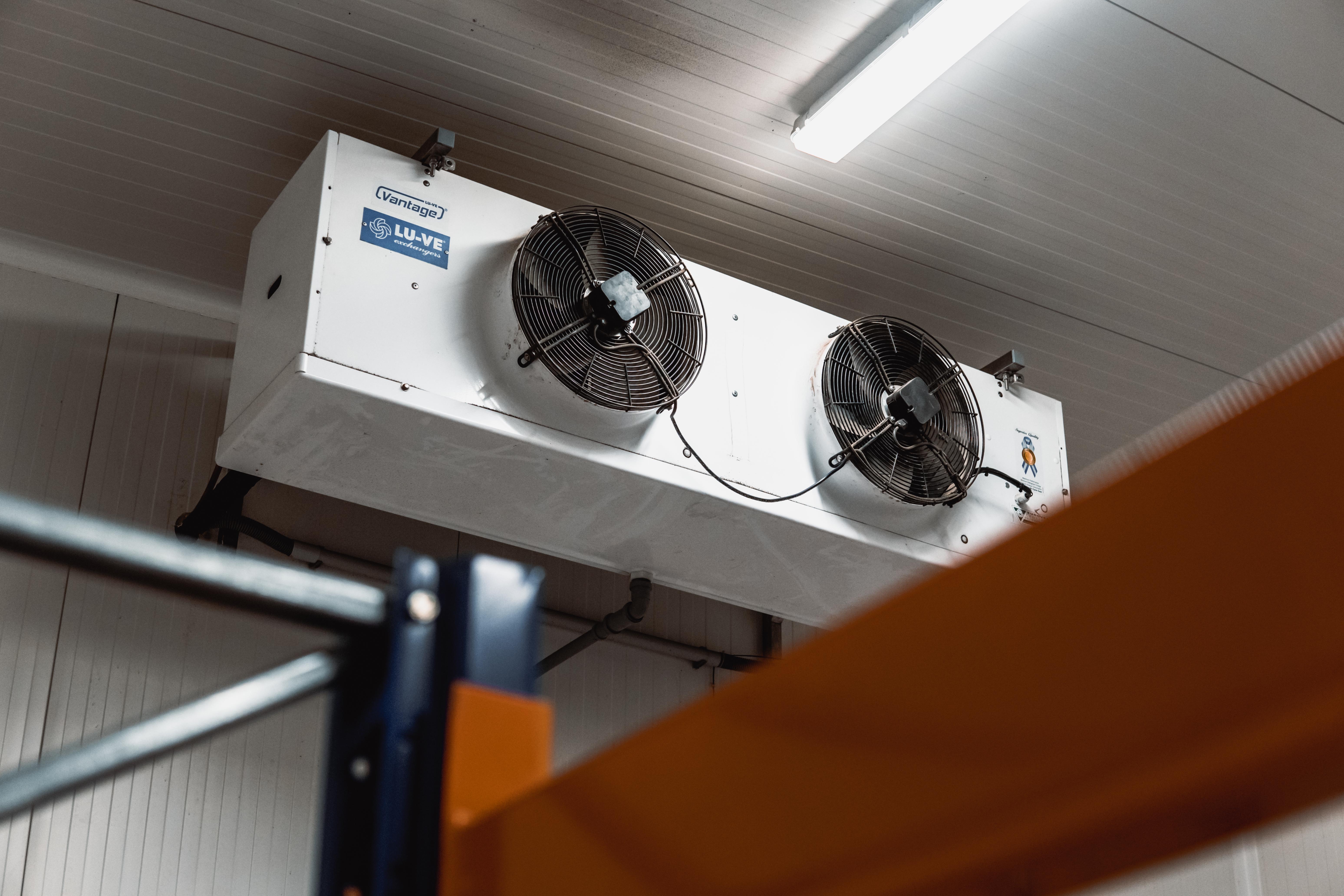 Skladová technika a manipulácia